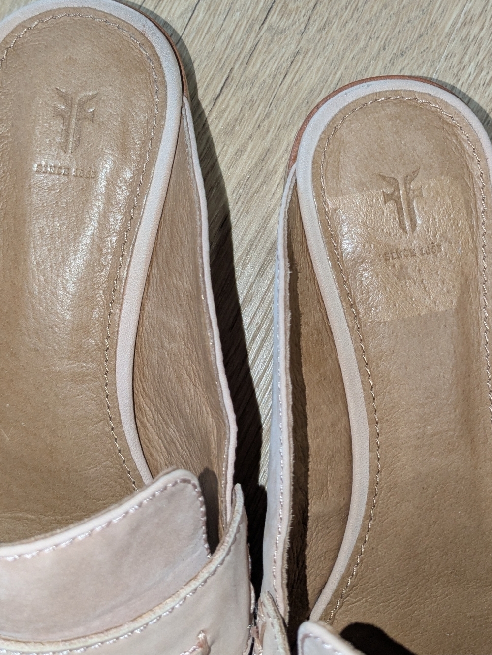 Frye Ellie Leather Mule - Picture 3 of 9